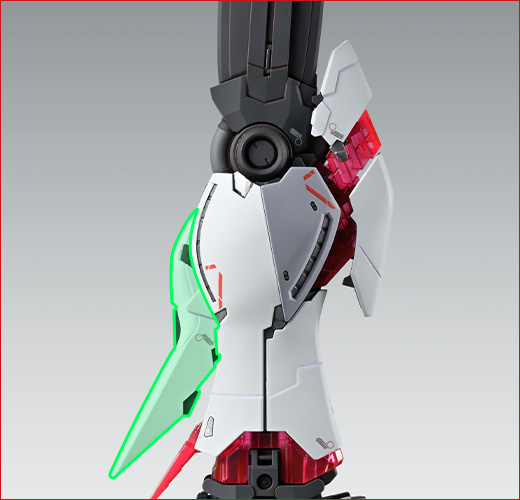 通过连动机构，不妨碍设计美观且确保可动范围