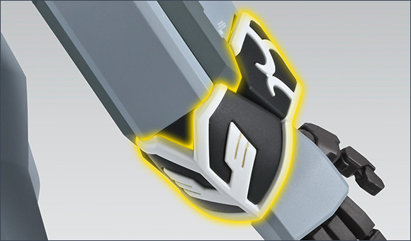 通过分件及成型色还原胸部及袖口部分的装饰